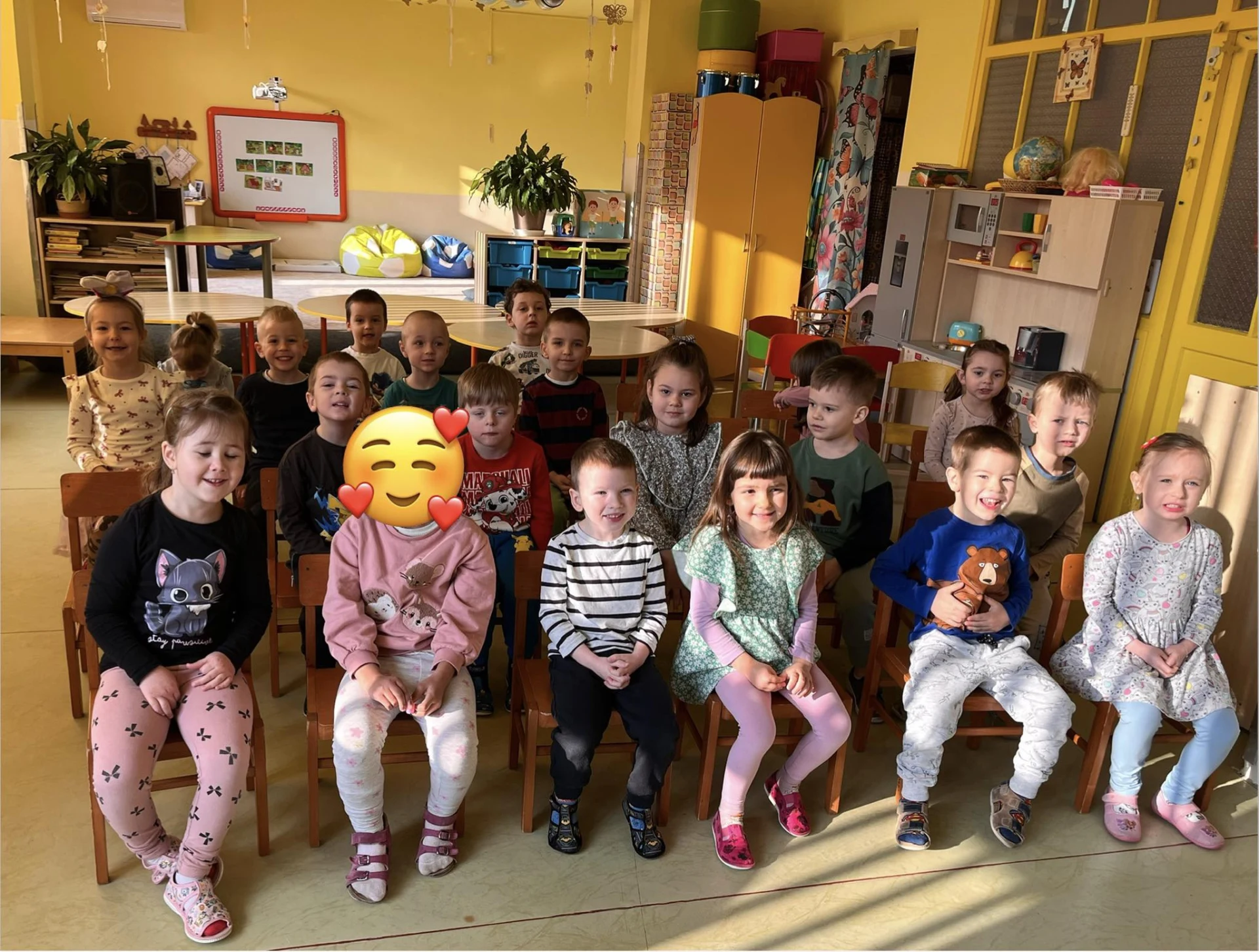 Papagáje v škôlke / Papagájok az óviban